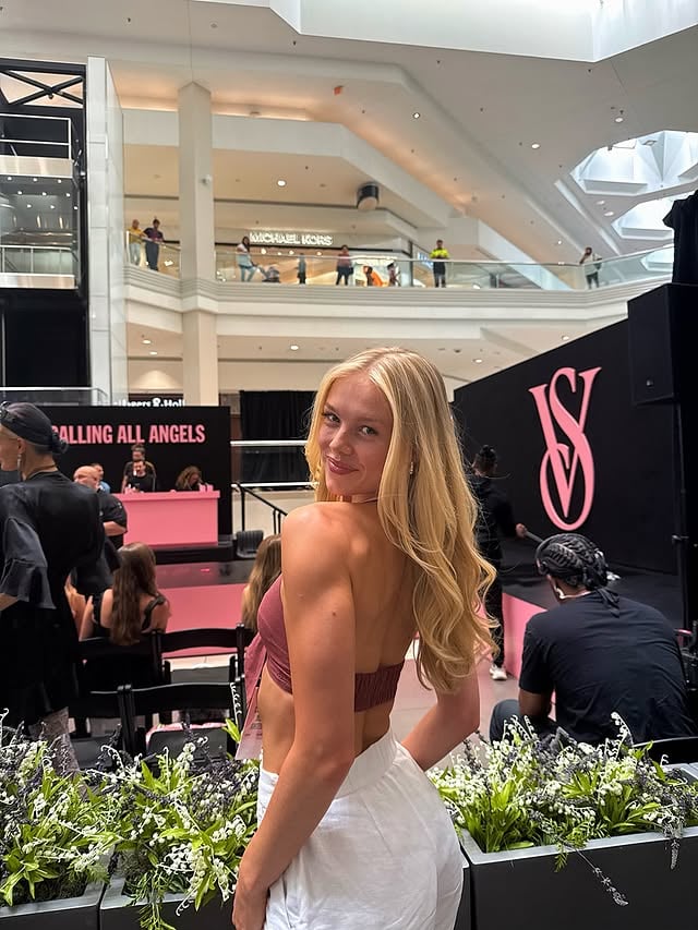 Secrets Out 💋
•
•
•
This was such a surreal day. Little me is screaming and so am I 💕 What an honor to get to walk, meet so many beautiful supportive women, and speak a little about myself in front of an amazing panel of icons. Brb while I burn into my memory @imgmodels asking me my hair routine and @adamselman clapping for me when I told him I’m a Rockette. 💖
•
•
#callingallangels #victoriassecretcasting #nycrunway #victoriassecretfashionshow #victoriassecret