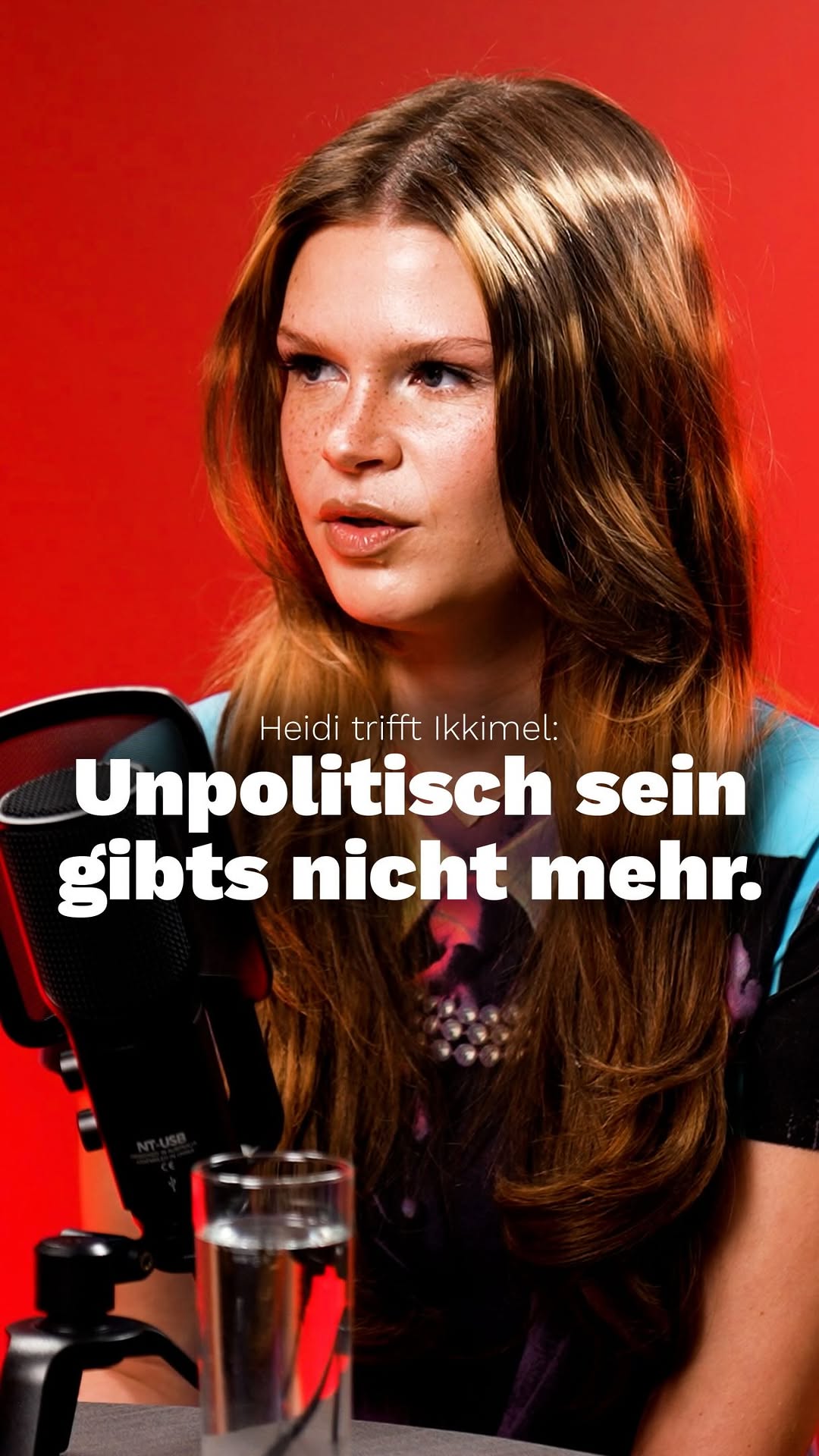 “Unpolitisch sein gibt’s eigentlich nicht mehr.”

Ikkimel bringt auf den Punkt, warum Haltung wichtig ist. Wenn unsere Gesellschaft nach rechts driftet, reicht Wegschauen nicht aus. 

Das komplette Gespräch findet ihr überall, wo es Podcasts gibt!