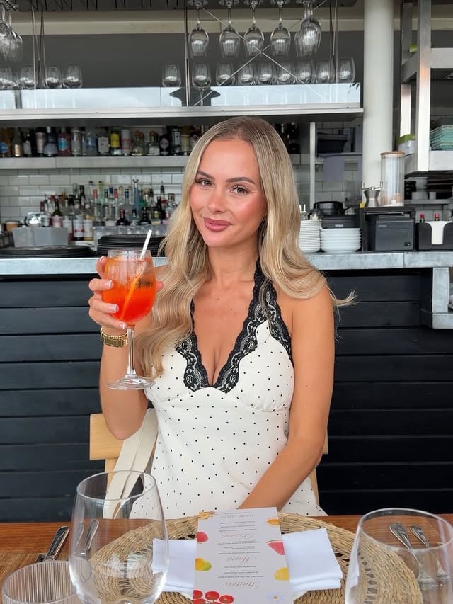 endless summer vibes 🍸 a gorgeous afternoon, celebrating all things summer with @newlook … the weather might not be giving summer but this dress needed a moment 🤭#newlook #dress #datenightoutfit #polkadotdress #summerdress by @sophieannestyles_