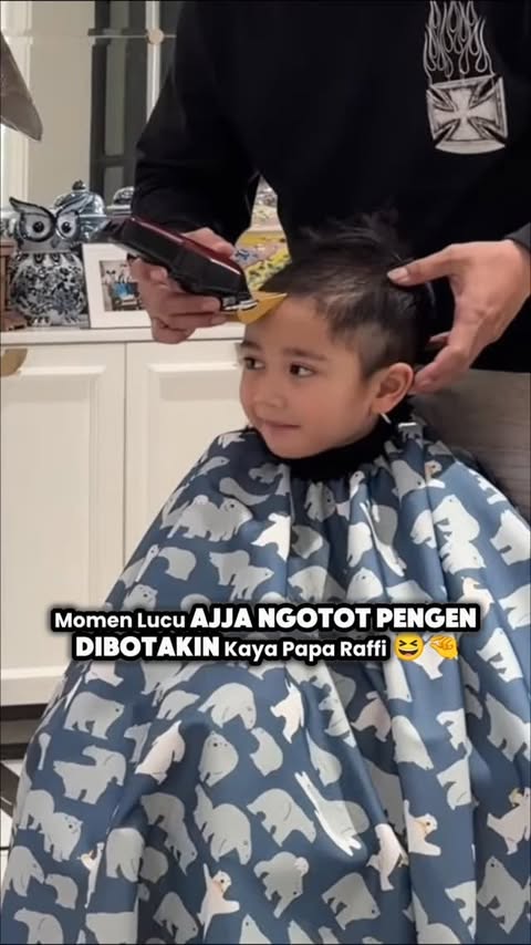 Biar apa si ja? Biar kembar gitu ya sama Papa 🤣🤏

#raffiahmad #rayyanza #cipung #raffiorangbaik #viral