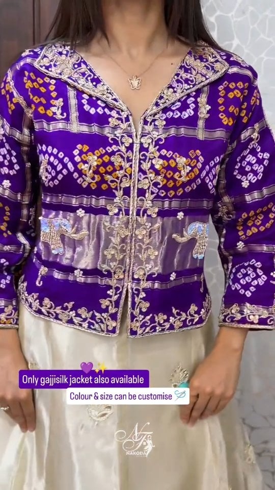 Making traditions Gharchola look effortlessly chic✨
Detailing handwork zardozi work pure gajjisilk Gharchola jacket with lehenga Duppatta 
💠Size and colour can be customised 🪡
💠Only jacket available 
💠 Skirt and Duppatta fabric - pure shimmer tissue 

All india Delivery 🚚 

For Order Dm & whatsapp -  9460203055
🛍️Visit store:-
Location📍- 204-C , Alok school Road ,Subhash nagar Bhilwara Rajasthan

#mayra #bandhejlove #viralreeĺs #explorepage #foryou