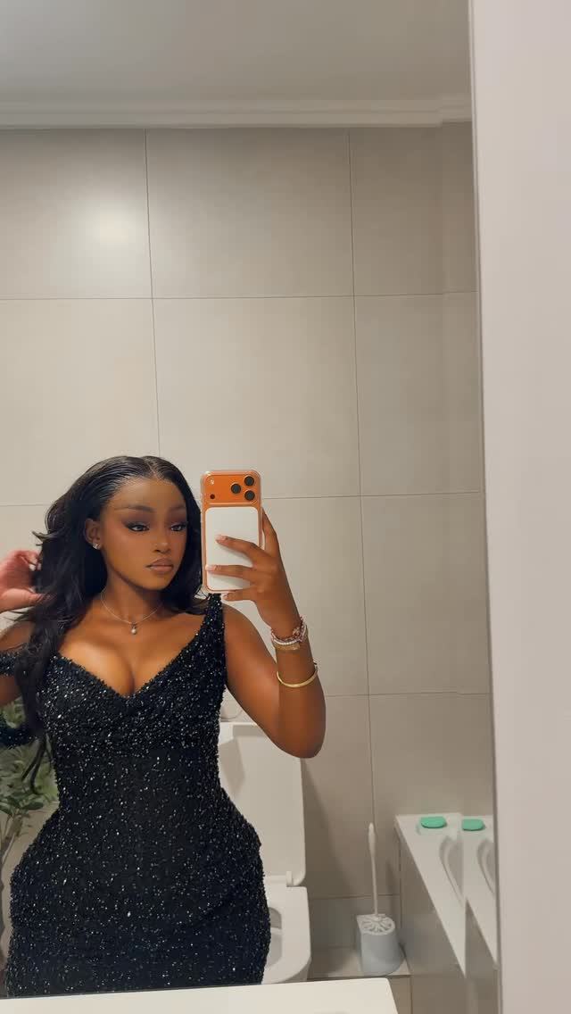 Gorgeous girl tapping in🩰💌🍒🧍🏽‍♀️

Hair from @zelda_selects 💕