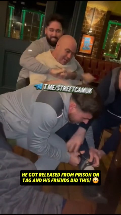 Imagine getting released from prison a few months early on tag and on the very first day you got out your mates chopped off your tag while on a night out celebrating your return 🥀 what do you think boys is he getting sent back prison? Someone said he could use this video as a defense showing that he was helpless and had no control, but tbh if it was that easy I'd have my boys do it on the first day too lool what do you think of this? Drop a comment!

#ukmemes #PrisonNews #ukprison #hmp #ukpolice