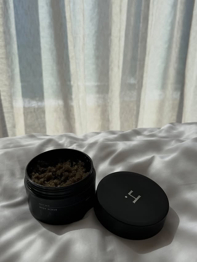 A few minutes in the shower won’t change your life, but they might change how you feel walking back into it.A small ritual. A noticeable difference.#HACHSkin #BodyScrub by @mish_mac