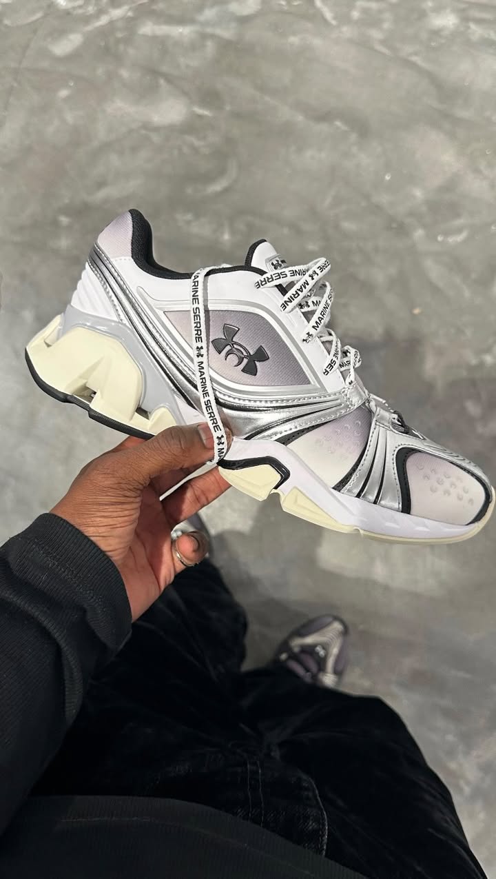 On commence la fashion week avec une blague mdr mais la collection Marine Serre x Under Armour c’est sérieux 

Commentes lien on t’envoie la collection