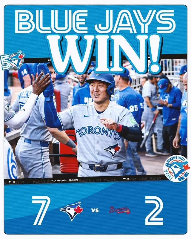 Happy Flight 😃 ✈️ #BlueJays50
Give us your 🖐️ emojis!
