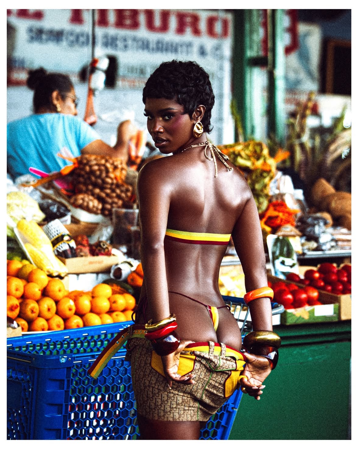 $100 to whoever can guess what country we shot these photos in 🤔 

Also let me know which slide is your favorite.. 🤔

Shot on Film #RoyalTouch 🎨

Vintage @dior collection 👙

Muse: @yesimshay_ 
Stylist: @stylebyterrylee 
Mua: @beautyamazonmua