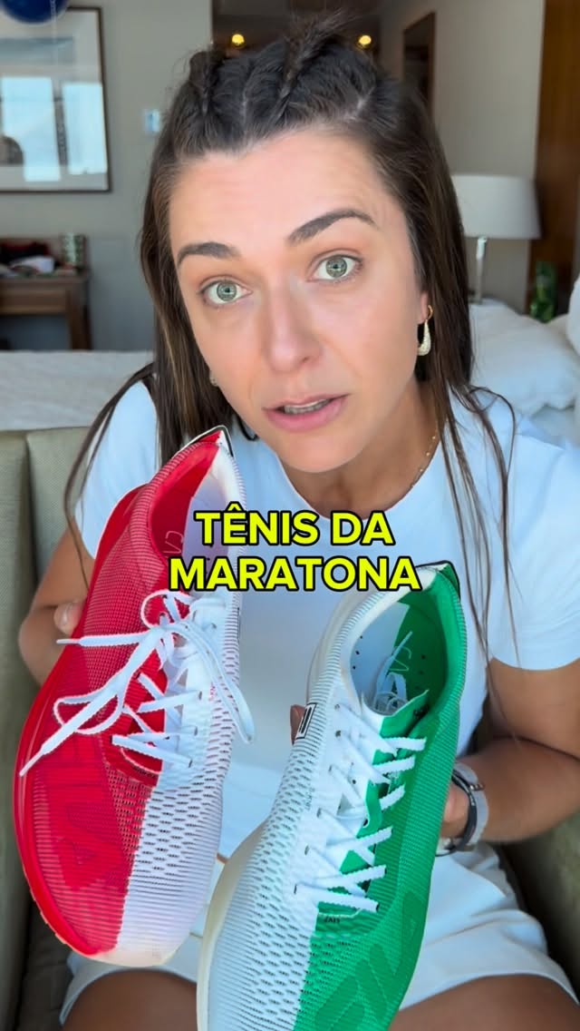 Esse tênis estará comigo nos 42 km amanhã🙅🏼‍♀️🔥

Em horas decisivas, nada de arriscar tênis novo.

Meu escolhido é essa coisa linda😍 
@filabr Racer Carbon 3.
Fiz a última maratona com ele, na pista de 500m.

Preparando tudo por aqui!
Amanhã é dia de batalha!

BORAAAAAAA🙅🏼‍♀️
