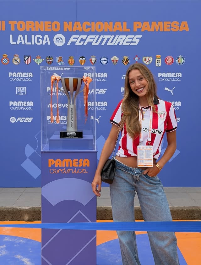 Y de pronto un día estás jugando ese torneo que tantas veces has visto desde la televisión soñando con un día poder ser un niño de ellos. Y nosotras... solo podemos sentir un amor incondicional apoyándote pase lo que pase. Qué bonito es verte disfrutar mi vida ✨ by @andrea_sesma_