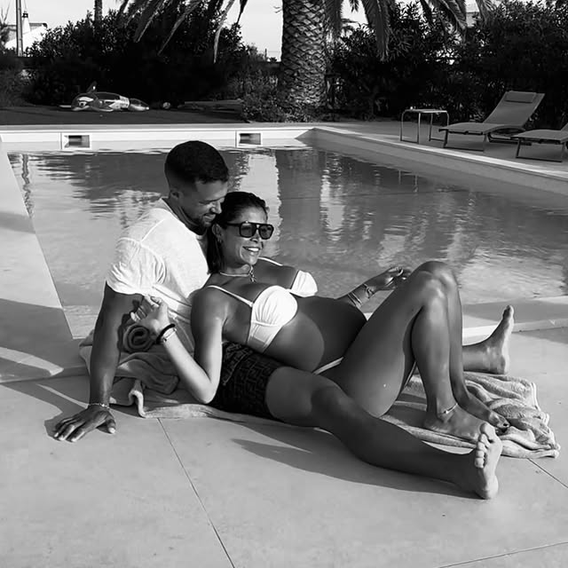 hat mir gerade meine Gallerien vorgeschlagen 😭😭 dieser Urlaub, diese Zeit, dieses Haus einfach magisch..#momanddad #pregnant #preggobelly #jungenmama #mamasein by @joanasno