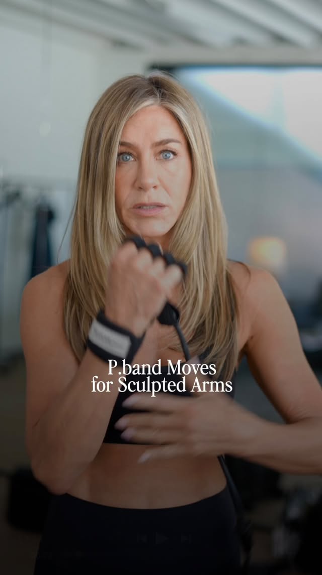 We’re declaring this the summer of arms, which also means the summer of P.band💪

Seen here on the queen of arms herself @jenniferaniston 

Comment PBAND we’ll DM you our most-loved P.band workout.