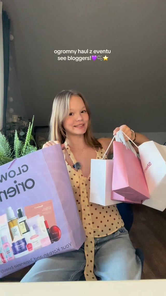haul z see bloggers!! ✨ troszke spozniony filmik, ale stwierdziłam że i tak dla was wstawię! #fyp #haul #seebloggers #event #gift by @zuzanna.starzynska
