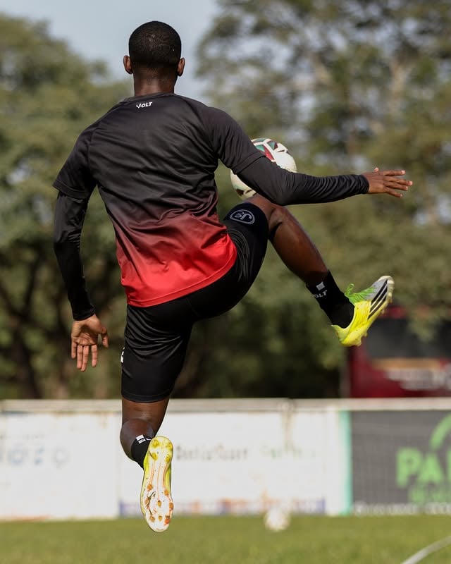 PREPARAÇÃO FINALIZADA! ⚫️⚪️🔴Último treino concluído em Ijuí. Amanhã é dia de decisão e de lutar por uma vaga na próxima fase da Série D.VAMOS JUNTOS, TRICOLOR! 🐰📸 @_ivanor | JEC#JogaJunto