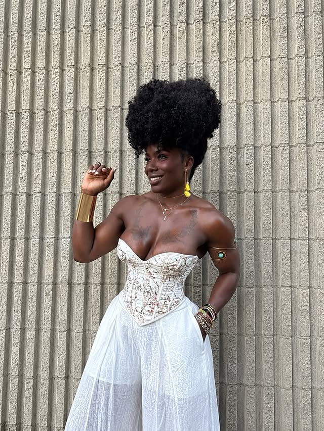 Going As far as my abilities can take me 🏋🏾‍♂️🥂🤎
Pants: @halara_official 
:
#mom#fashionblogger #fitspo #muscles