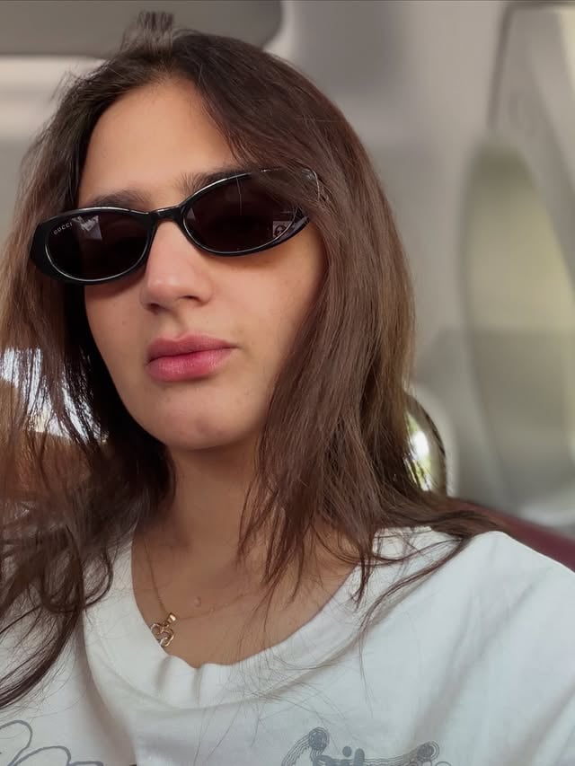 Kuch log app se is liye HASSAD kertey hain 
Kion Kay app ki mojoodgi unki mojoodgi ko khatam kerdete hai 
 

HIRAMANI Naaam tou Sunna houga ?