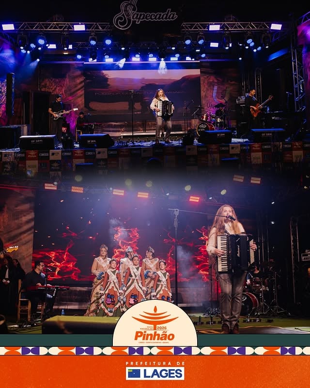 🪗 @biasocek encerrou a programação musical do Recanto do Pinhão com uma apresentação cheia de talento, carisma e conexão com o público.🎶 Em uma noite especial, a artista levou boa música ao palco e ajudou a escrever os últimos capítulos da 36ª Festa Nacional do Pinhão, deixando sua marca nesta grande celebração da cultura e das tradições.#BiaSocekEmLages#FestaNacionalDoPinhão#SomosTodosLages by @biasocek