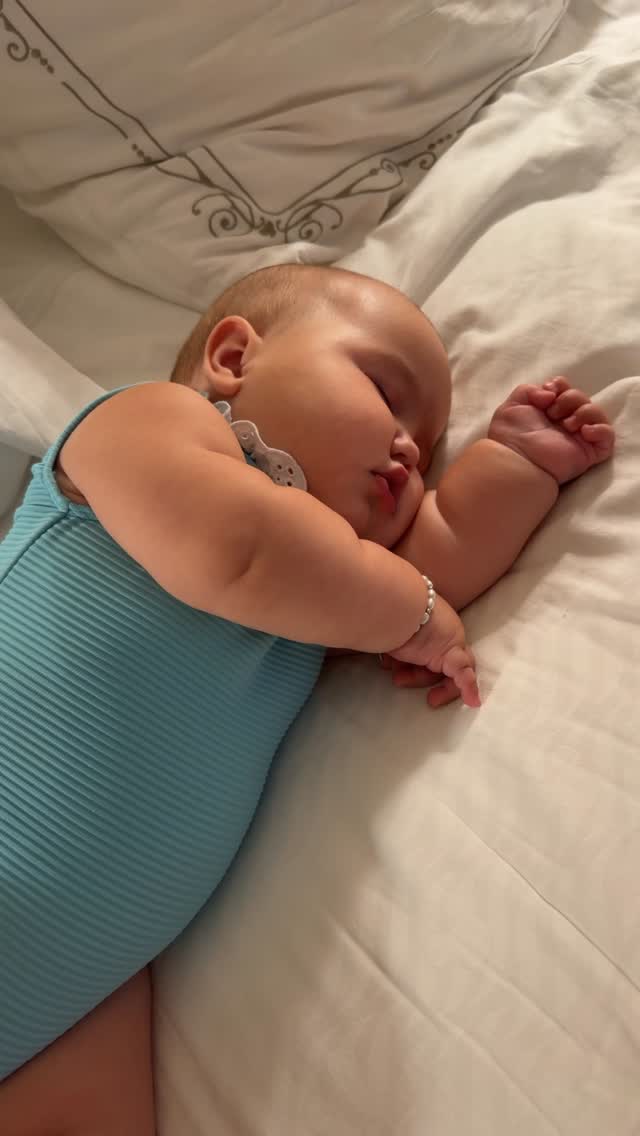 My only responsibility right now is staring at this squishy sleeping angel 😭

#baby #cute #sleeping #adorable #love