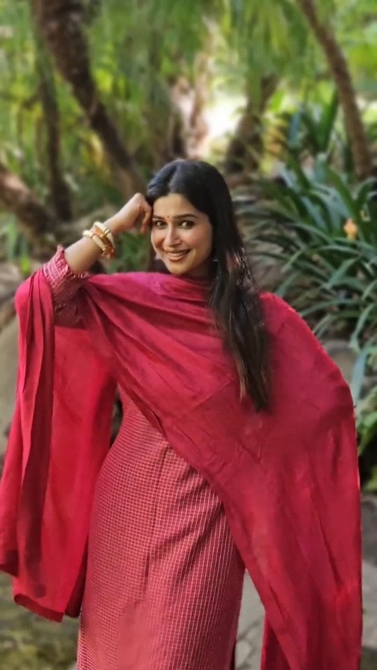 #unnaikadhalichu #vari

@dhee___