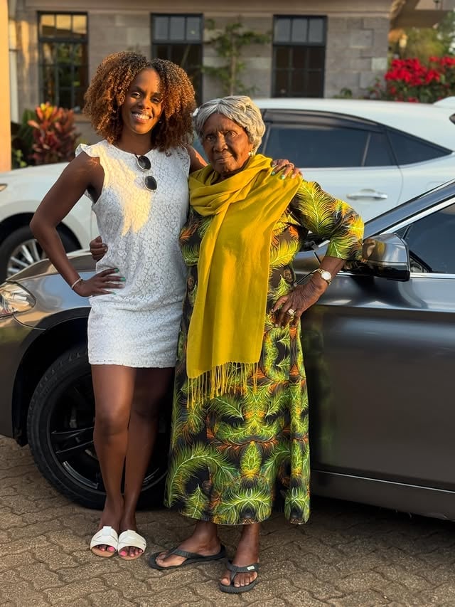 Meet Julia Senior. First thing she said when I walked in and greeted her, “Wakia Cucu,” was, “Waitheraaa… Unyihite, uhana kairitu ka miaka ikumi na itano!” 😂 #ifkyk Nice to see you too Shosh! Wauuu!😆Basically, stop losing weight 😬 (to be discussed, kindly). 97 never looked so good. Long live the Matriach. (Pls, my kikuyu is not the best. Don’t come for my writing!) by @jules_her