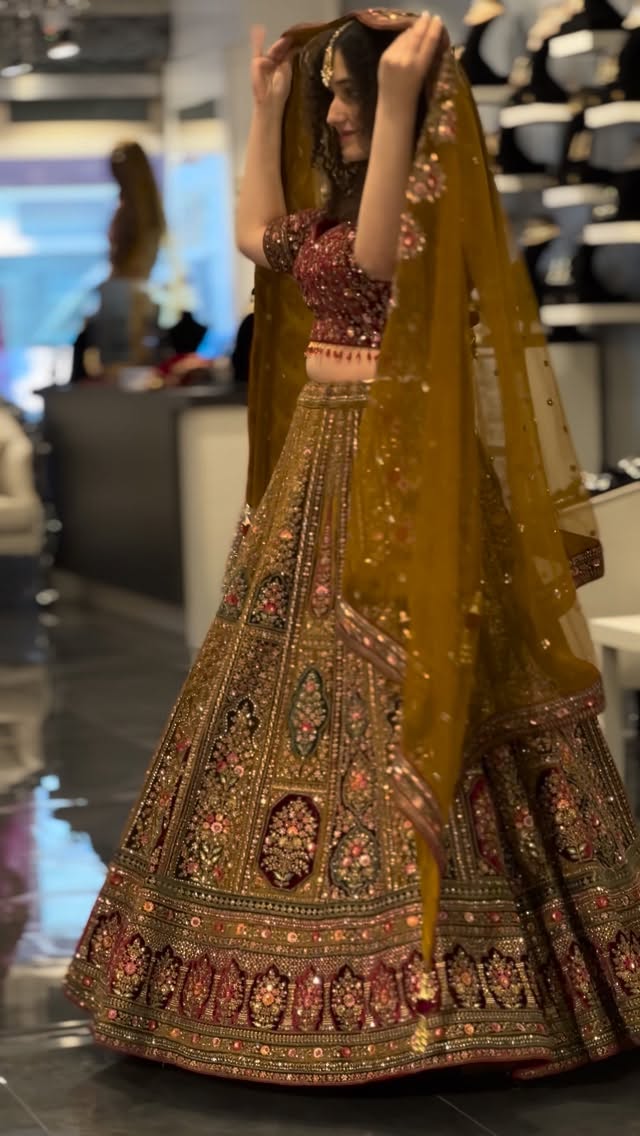 The Beauty of the Traditional Lehenga 🤩⚜️✨ #lehenga #wedding #india #foryou #love by @taj_etoile