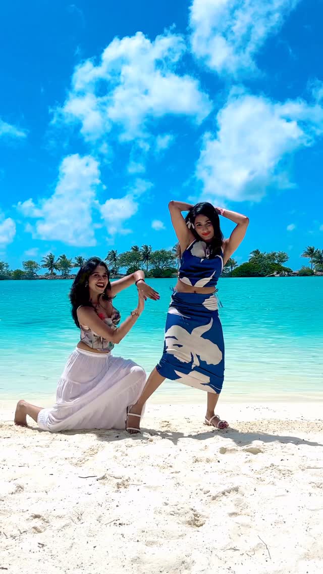 My Dhum Thanakkadi @vrindharjun !😅♥️ Wait for the end guys 😂📸 #maldives Travel partner @tripifyme.official .#vrindharjun #tourism #explore #dance by @sh.we.tha