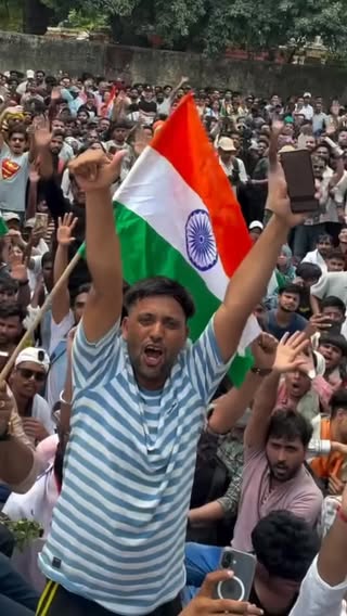The most successfully “failed” cockroach janta protest 🇮🇳
#cjpprotest #godimedia #cockroachjantaparty