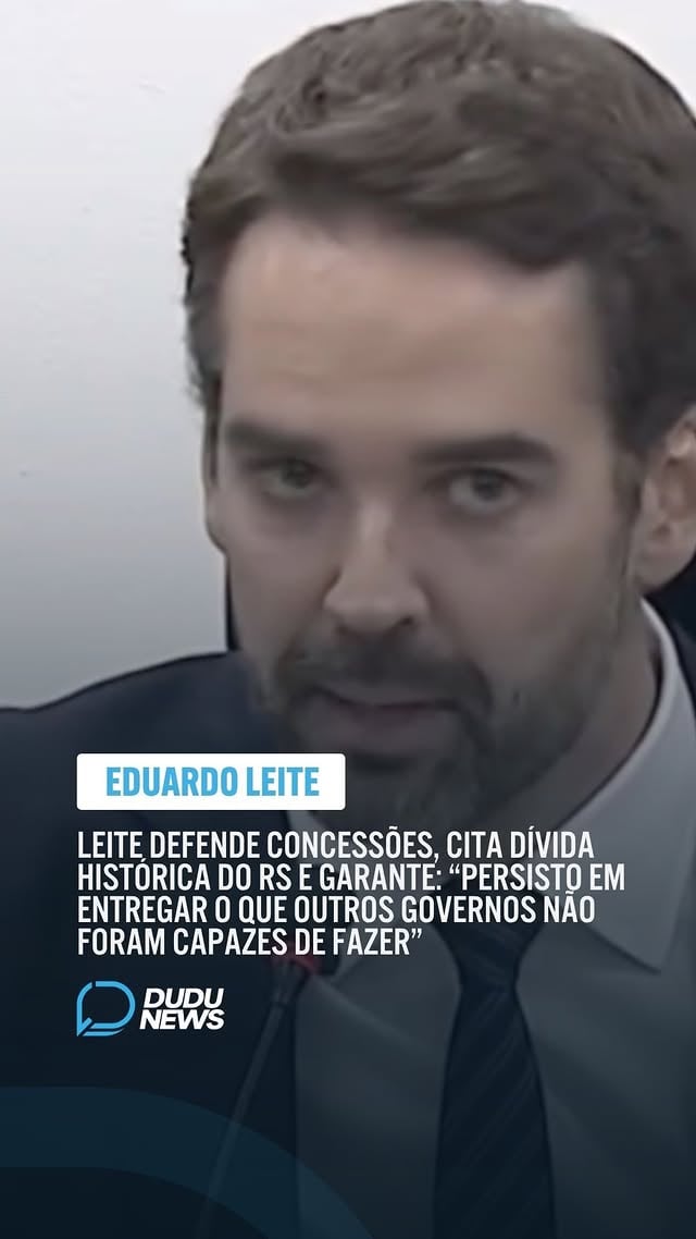 ⚠️⚠️⚠️ LEITE DEFENDE CONCESSÕES, CITA DÍVIDA HISTÓRICA DO RS E GARANTE: “PERSISTO EM ENTREGAR O QUE OUTROS GOVERNOS NÃO FORAM CAPAZES DE FAZER” - Durante participação voluntária na CPI dos Pedágios, na tarde desta segunda-feira (8), o governador Eduardo Leite (PSD) voltou a defender o modelo de concessões rodoviárias como a melhor alternativa para ampliar investimentos em infraestrutura no Rio Grande do Sul.

Ao longo de sua manifestação, Leite destacou que cerca de 90% das despesas do Estado são obrigatórias, o que limita significativamente a capacidade de investimento do governo. Segundo ele, essa realidade faz com que o Rio Grande do Sul invista menos em áreas estratégicas do que estados vizinhos, como Santa Catarina e Paraná.

O governador ressaltou ainda que a situação fiscal gaúcha está diretamente relacionada ao elevado endividamento estadual, uma dívida que, conforme frisou, não foi contraída por sua gestão.

Leite lembrou que o Rio Grande do Sul possui 11.374 quilômetros de rodovias estaduais e argumentou que o Estado não dispõe de recursos suficientes para realizar sozinho os investimentos necessários para garantir a modernização e manutenção dessa estrutura.

“Concessão é o melhor caminho. O Estado não é um bom empreendedor”, afirmou o governador ao defender a participação da iniciativa privada na gestão e nos investimentos da malha rodoviária.

Em outro momento da audiência, Eduardo Leite adotou um tom crítico em relação às administrações anteriores e declarou: “Eu persisto em entregar para o Rio Grande do Sul o que os governos historicamente não foram capazes de fazer.”

A participação do governador ocorreu de forma voluntária durante os trabalhos da CPI dos Pedágios na Assembleia Legislativa, que analisa os modelos de concessão e seus impactos para os usuários e para o desenvolvimento do Estado.

📲 Leia mais em dudunews.com.br

✍️ : Willian Cardoso / @willian.cardoso.rs
📸 : Reprodução / YouTube ALRS
