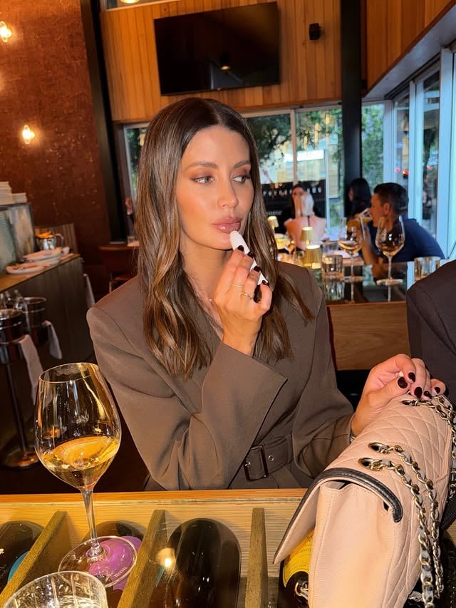 🥂🦪@arelstudio___ @spraytanscoorparoo @leeclairejewellery @hach_skin 👀 by @mish_mac