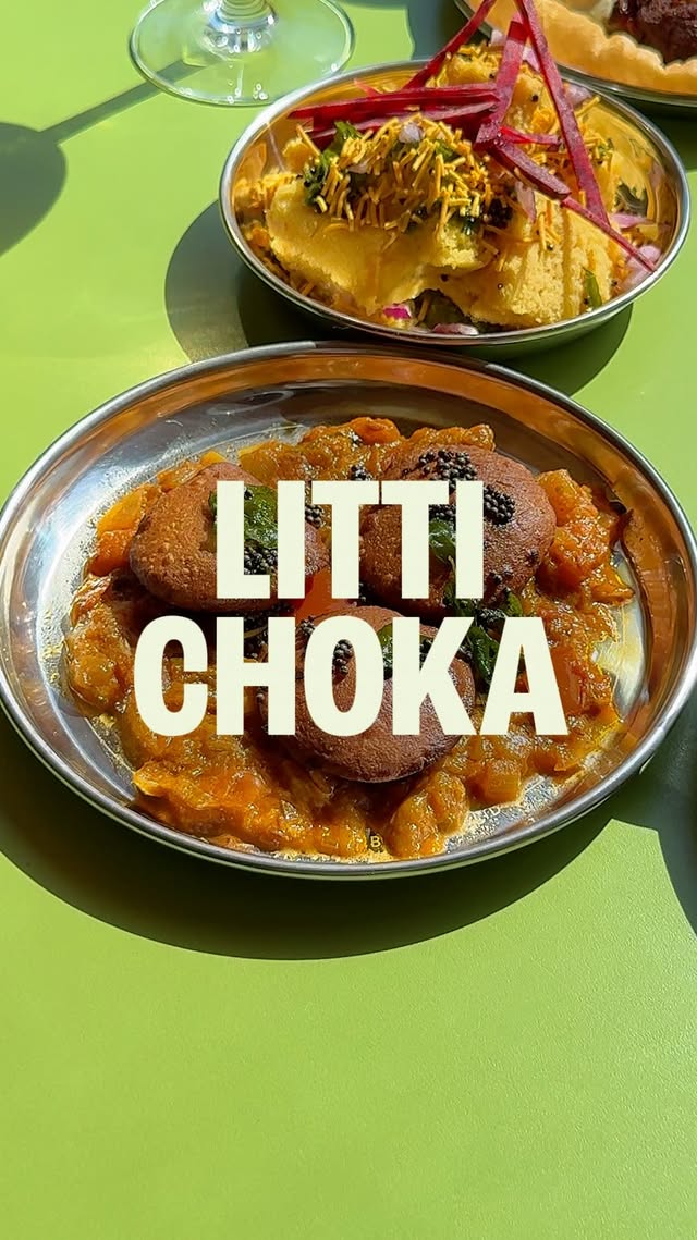 Right, we’ll bet you’ve never had anything like this before - Litti Choka. A Desi-spiced sort of baba ghanoush roast aubergine and tomato situation, topped with stuffed dough balls that are cooked to a pleasing char on the grill. Eating with hands ESSENTIAL, let us worry about the napkin bill by @bundobust