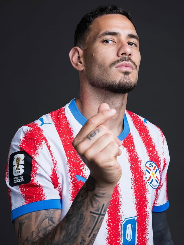 🫰🏽🇵🇾