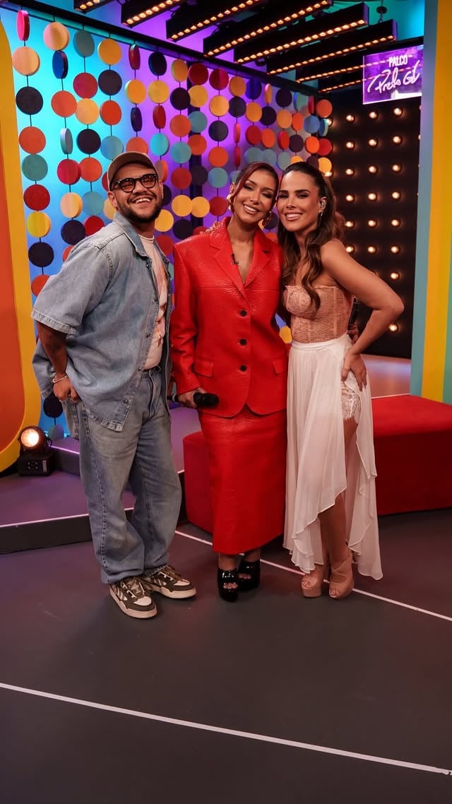 Última semana de TVZ e eu já tô sentindo saudades! O programa de ontem foi incrível e ainda pude cantar “Pote de Ouro”, da maravilhosa @linikeroficial, com a @priscilasennaoficial. Amada, foi uma delícia te receber no programa! ❤️