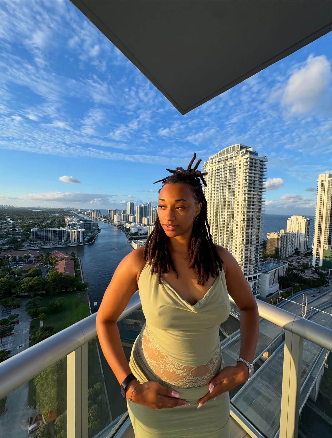 Do these buildings make big 6’1” look small? 😂🏢 #notpregnant