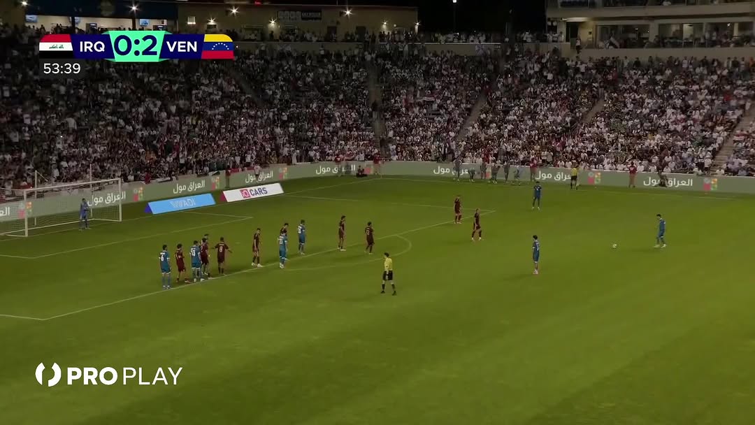 حارس فنزويلا ينقذ مرماه من تسديدة احمد مكنزي التي كادت ان تسكن الشباك من ركلة حرة مباشرة ! 
#ProPlaytv #ProPlayfc